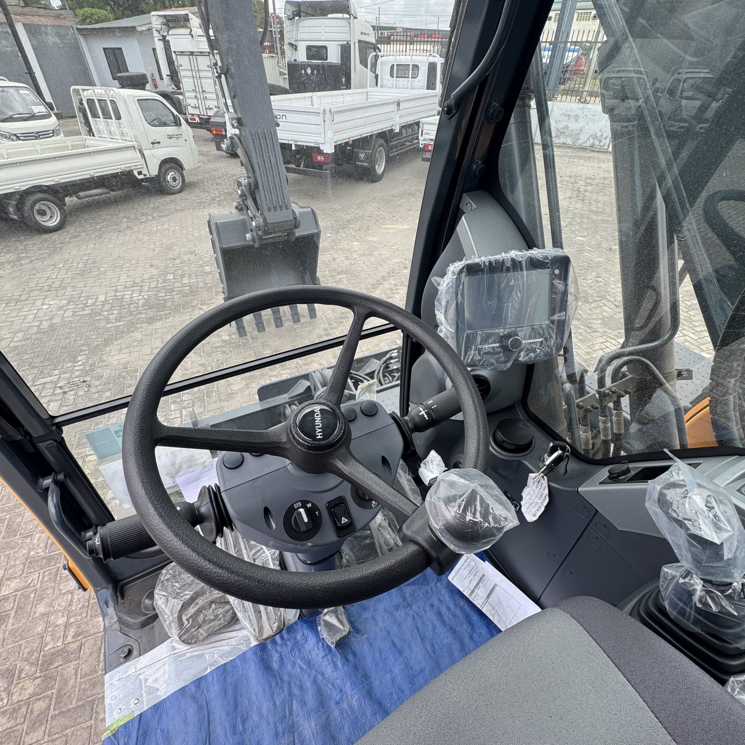 Hyundai R140W_8